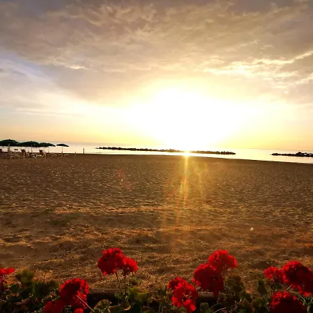 Il Tramonto Dipinto * Монтесильвано